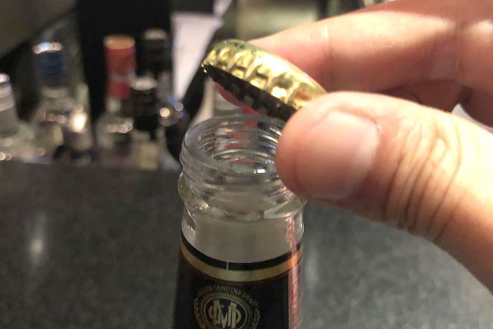 �����ɏ����ꂽ�������ɂЂ˂邾���ŊJ���ł���