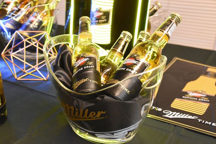 �r�[���̃S�[���h�ƃ��x���̃u���b�N���A�v���~�A���r�r�[���炵�������������o