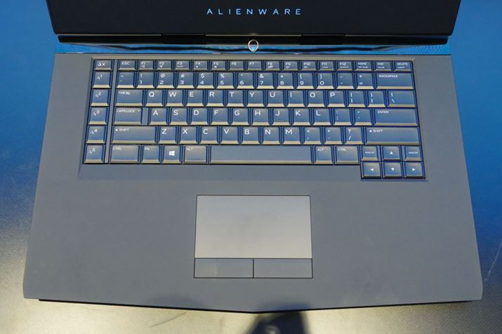 uNEW ALIENWARE 15v