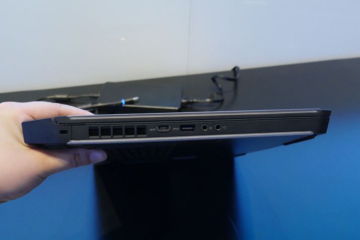 uNEW ALIENWARE 15v