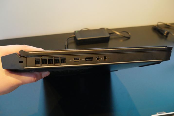 uNEW ALIENWARE 17v