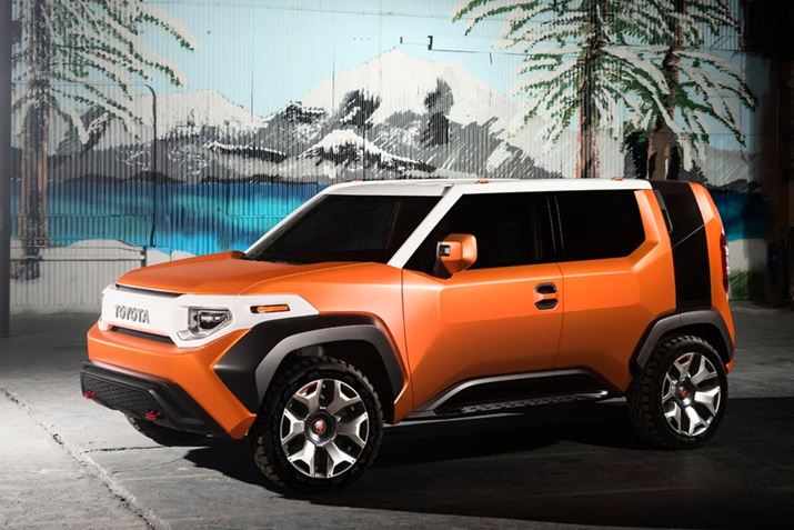 2017N4̃j[[NێԃV[ŐEIꂽg^SUVRZvgJ[uFT-4XvB