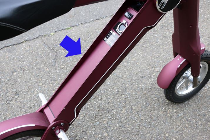 obe[̓t[ƈ̉ĂAfUCIɂɃX}[g