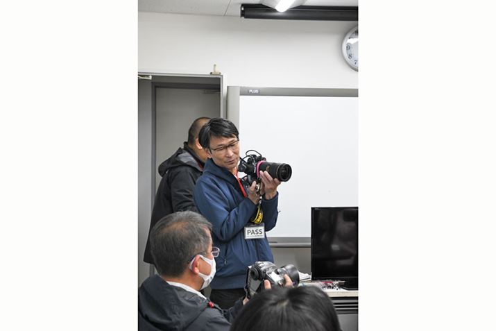 cʒuŎBeꍇ́AVb^[ɂȂ悤ɎƘe߂邱ƂłĂԂɂƂ