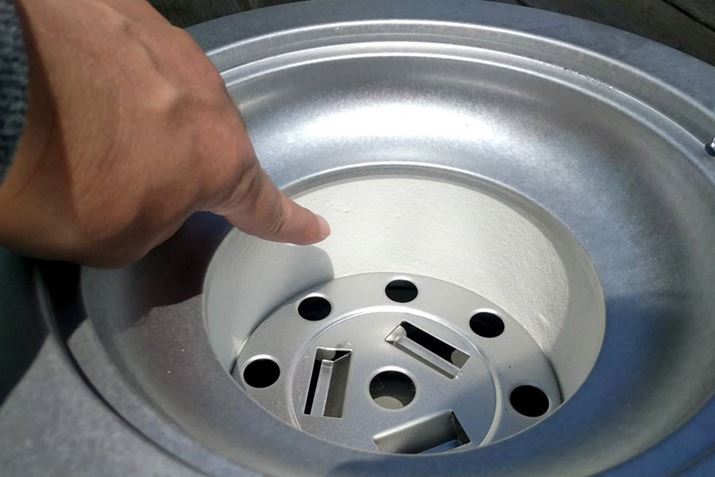 �w���Ă��钆�������̂݃Z���~�b�N�t�@�C�o�[�i�f�M�@�ہj��