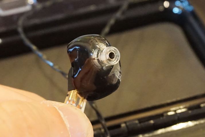 BA^hCo[ƃ_Ci~bN^hCo[e1ڂnCubhCzuTE100vx[XɁAt̃P[uĉAbv}Ƃ