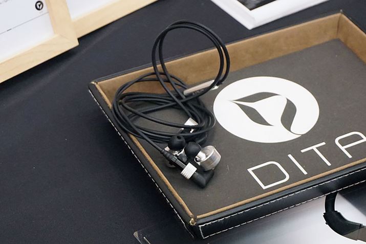 x[XƂȂCz̓_Ci~bN^hCo[1Ƃ̍\ŁATEh`[jOقȂuFealtyvƁuFidelityvCAbvDITAuTwinsV[YvB5{ŁẢi139,980~iōj