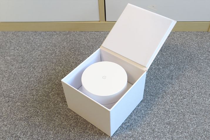 zCg̊ۂ{fB́AЂ̃X}[gXs[J[uGoogle Homev