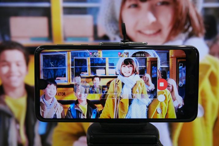 ʑ̂JɖڐƎŃVb^[؂Ă