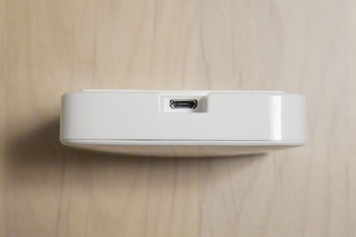 dmicroUSB|[gōs܂BUSBP[u̒2m