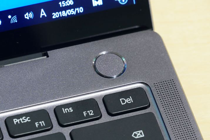 Eɂd{^͎wF؃ZT[𓋍ڂĂ