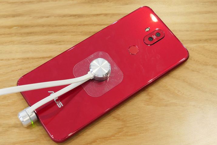 wʂ͌򂪂郁^{fBBwF؃ZT[wʂɔ