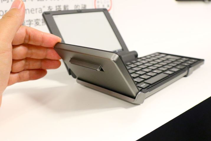 L[{[hJƁAL[tbgijIɏoĂdg݁Bɂ͎̈萫܂