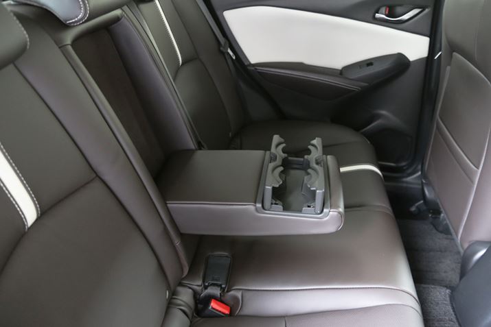 Ȃɂ́AVɃJbvz_[t̃A[Xgǉꂽ