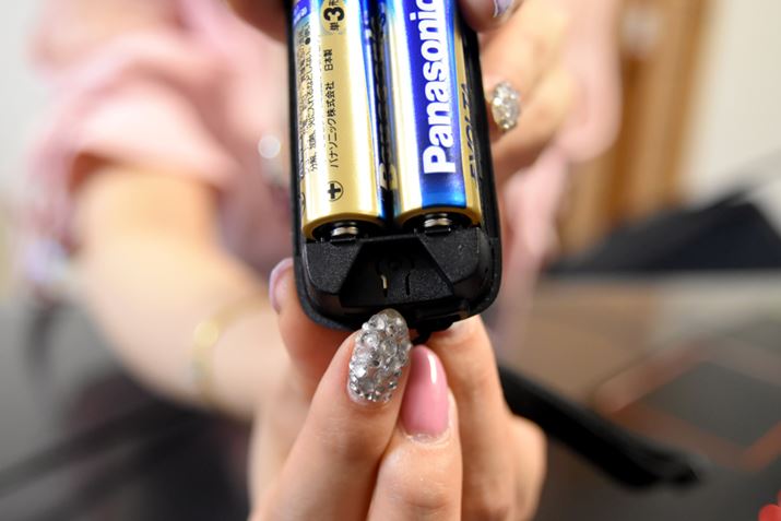 [VRg[[̉ɂ{^𒷉āAPCƃyAO