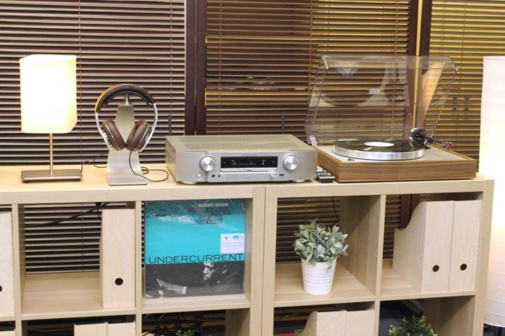 �V���o�[�S�[���h�̂̓J���[�́A�����ڂ̈��������Ⴂ�̂ŁA���r���O�̒I�ɒu���Ă��}�b�`���O����