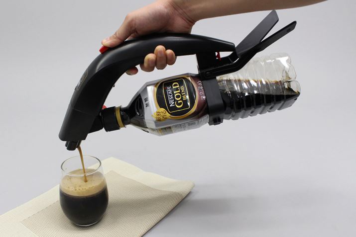 {̏dʂ͖300gidr܂ށjƌyʁB900mlybg{gtăNN܂