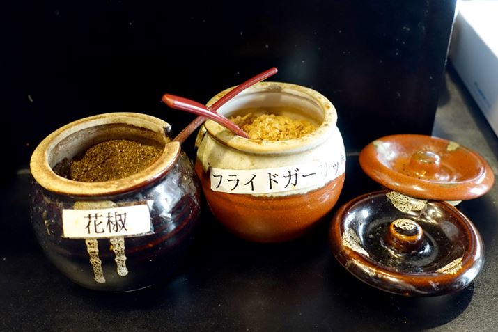 ɁAԞtChK[bNuĂAŌ܂ŖOɐHׂ܂