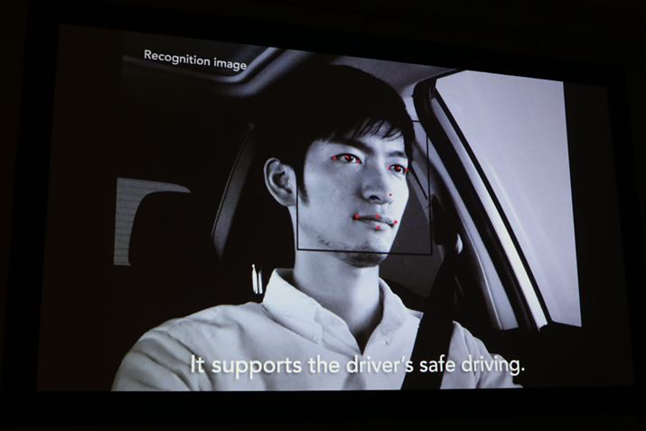 Xo V^utHX^[vɓڂꂽuhCo[j^OVXevB