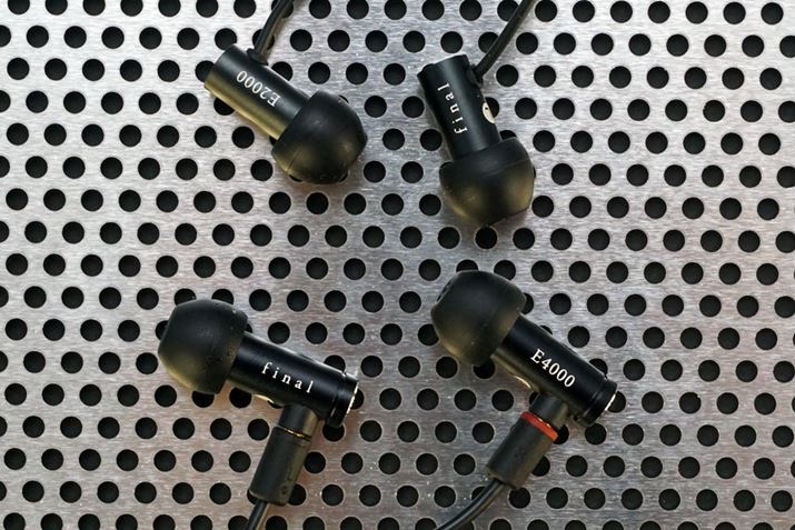 uE4000vƁuE2000v𒮂