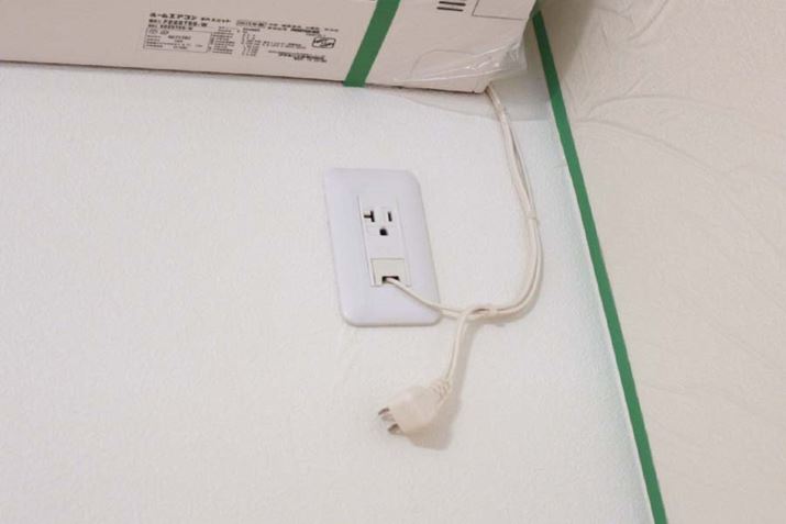 yӁzƂ̑OɃRZg͕KĂI 