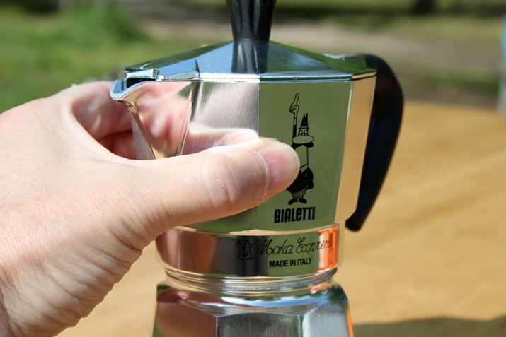 oXPbg{C[ɃZbgAT[o[{C[ɂ˂݂܂