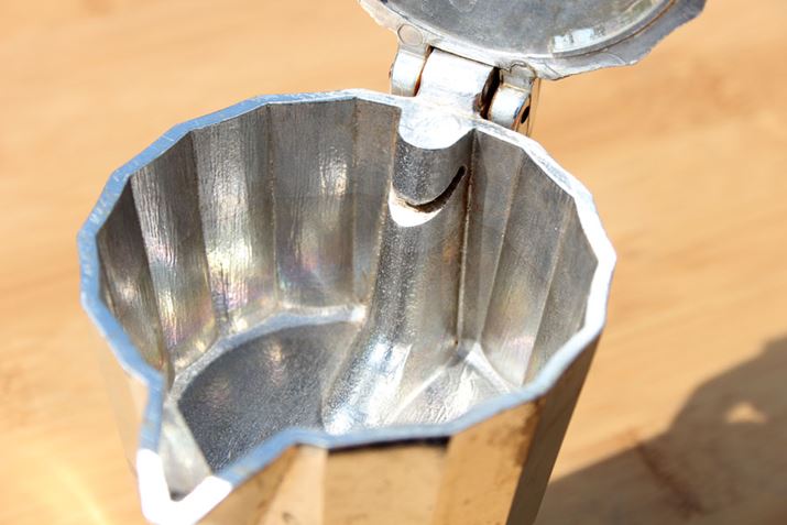 `j[ł͂ȂAT[o[̉ɉĕtĂ܂