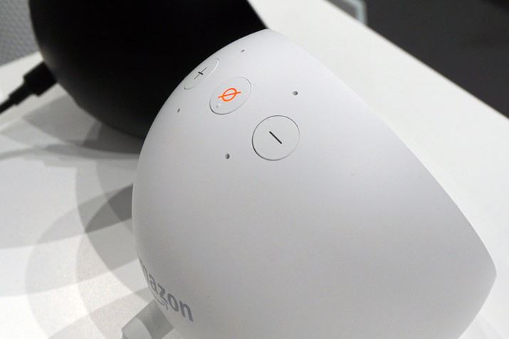 2×2}CNAC}CN~[g{^Aʒ{^Ȃǂ͖{̏㕔ɔzuĂ