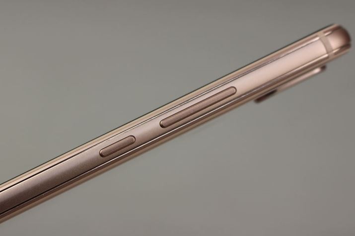 {^ނ́A{[Ɠd̂݁B{fB7.4mmƔdオĂA₷