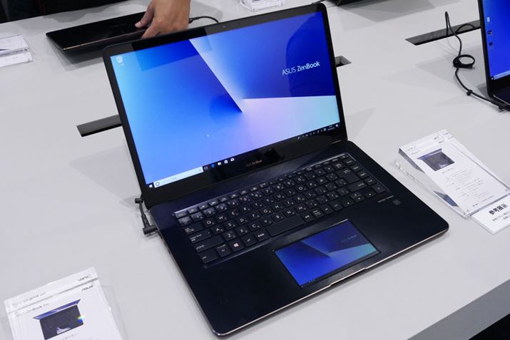 �������\���ꂽ�V���i�̒��ł��Q�𔲂��Ē��ړx�����������uZenBook Pro 15�v