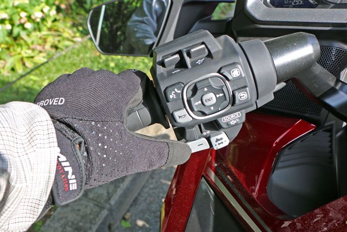 ܂A葤̃o[𑀍삷΁ACӂ̃^C~Oŕϑł