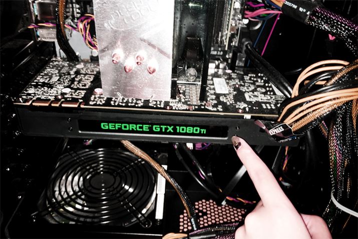 ́AM҂̎gĂOtBbN{[huGeForce GTX 1080 Ti 11GBv