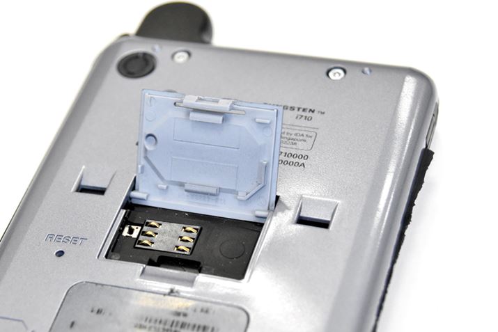 i700ƓlɁAwʂSIMXbgĂ