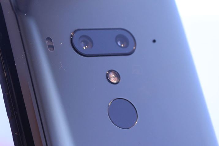 CJ͍Lp2{Y[Ƃ\̃fAJō\Ă