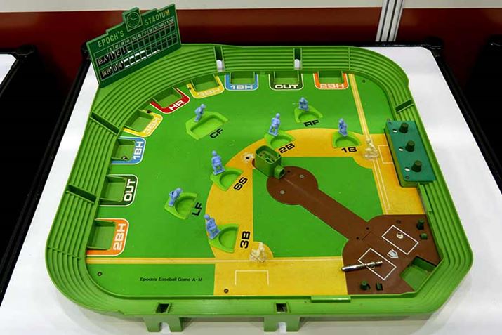 1974Nu싅AM^v݌v300ȏƂAłꂽV[YBE`ɂRI