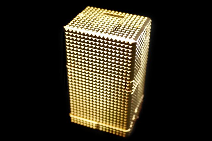 ���C�^�[�`�Ԃ̏�Ԃ��烍�{�b�g�֕ό`�����܂�