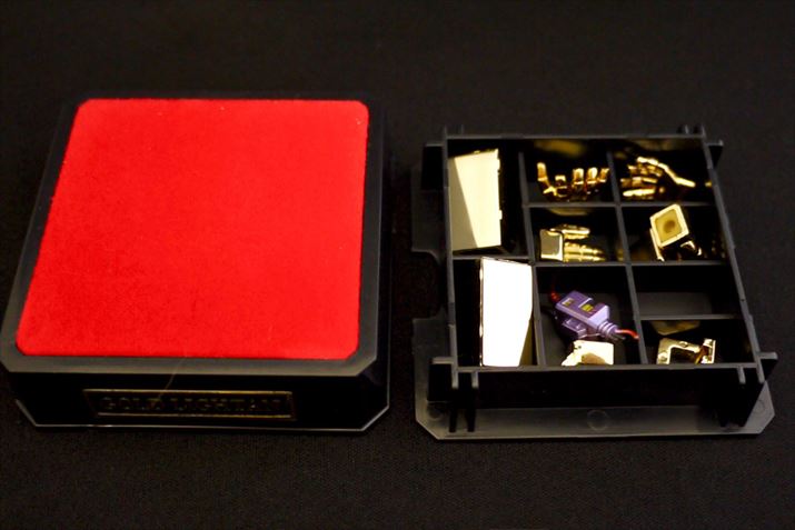 ����̒��ɂ͕t���p�[�c�����[�ł���X�y�[�X������܂�