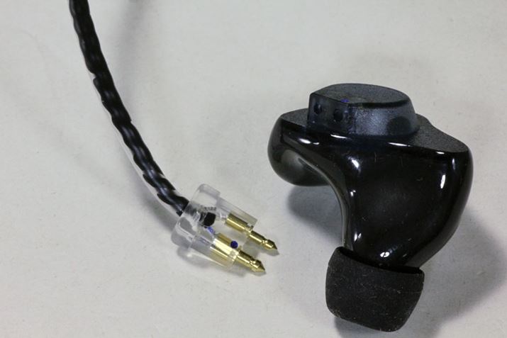 P[u[q́AFitEarp2pinRlN^[̗pBtP[úuFitEar cable 006v