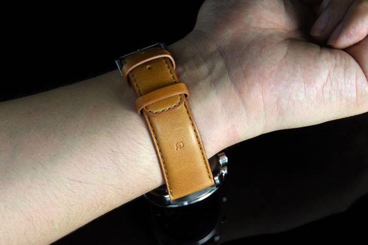 �uwena wrist leather�v�iWC-20E0NT�j�ɁuChronograph Solar Silver -beams edition-�v���Z�b�g