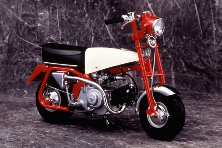 ���a�^�C���ɉ��^�G���W���𓋍ڂ����A���̌�́u�����L�[�v�V���[�Y�̌����ƂȂ����uZ100�v