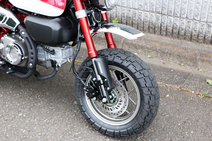 �|�����̃t�����g�t�H�[�N��12�C���`�̃L���X�g�z�C�[���A������ABS�t���̃f�B�X�N�u���[�L�𑕔�