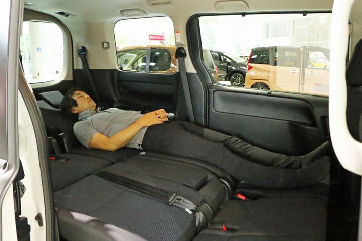 2ڂ3ڂ̃V[g|ԁB3ڂ̃V[g͐ɂ͂ȂȂAł\ȍL