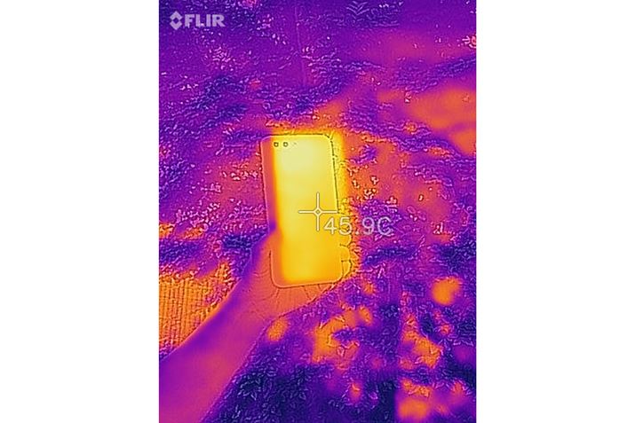 Ăт߂ႭMȂX}z̔wʁBx45.9ł