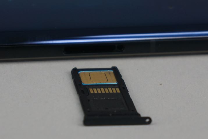 128GB̓Xg[WɉāAő400GB܂őΉmicroSDXC[J[hXbg