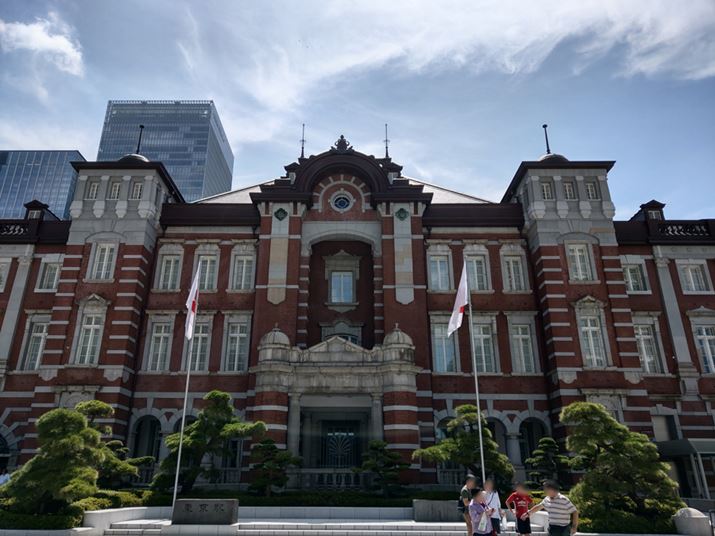 wۂ̓tŎBeBł͂ȂÂAHDR͂ɕ␳Ăꂽ