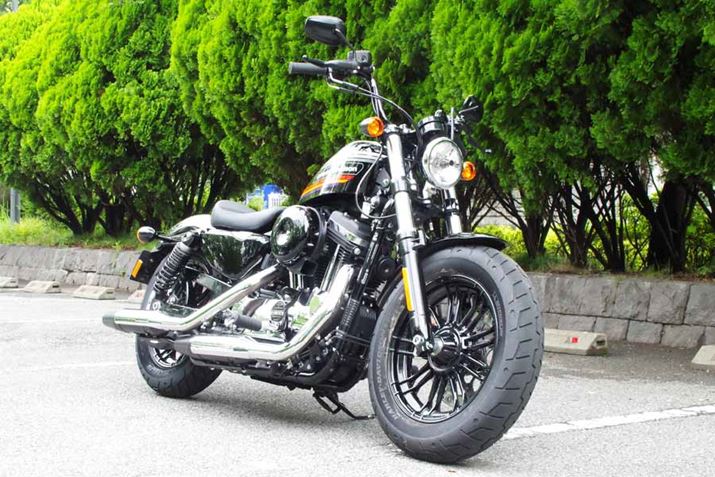 �T�C�Y�͑S��2,165mm�ŁA�z�C�[���x�[�X��1,495mm�ƂȂ��Ă���