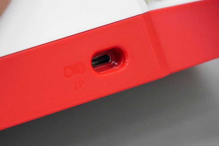 ʉɂ́AuNEOGEO mini PADvpUSB Type-C|[gꂼ꓋