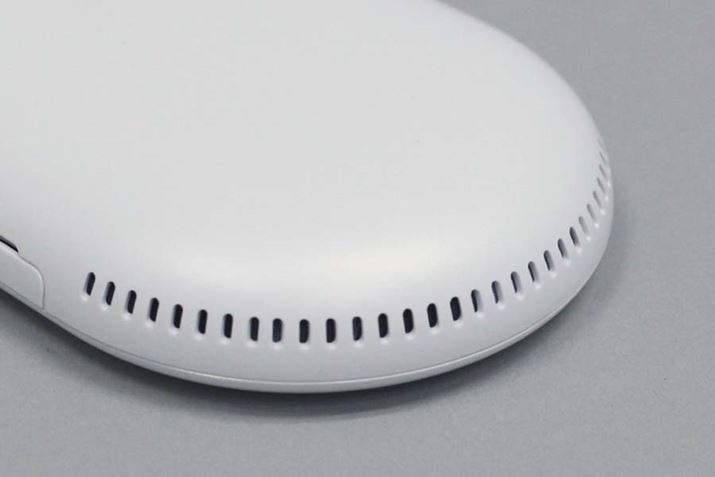 {̏㕔ɁA1.5W̃Xs[J[2