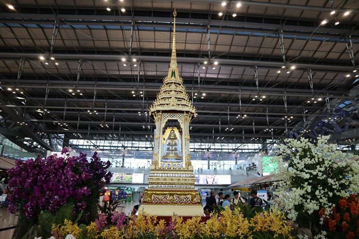 ^C̎sAoRŃuXiv[`vEOS Kiss MŎBe