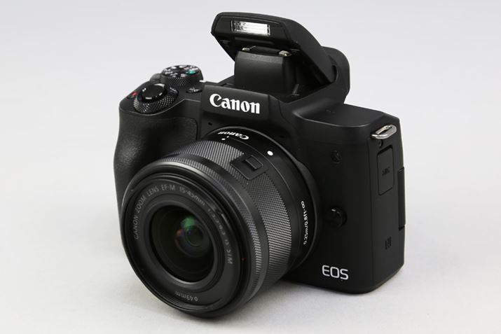 EOS Kiss Mɂ́AXg{ڂĂ܂